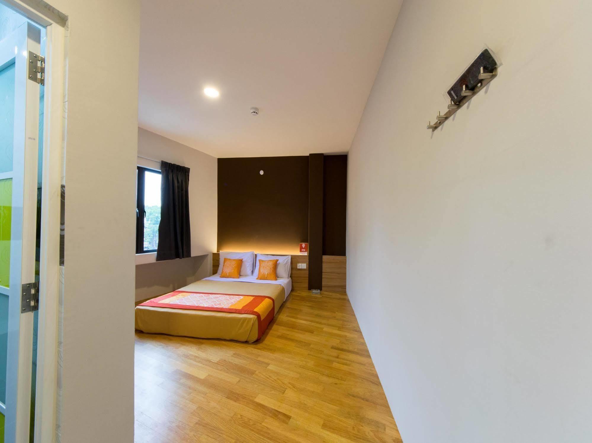 Lavana Hotel Batu Caves Экстерьер фото